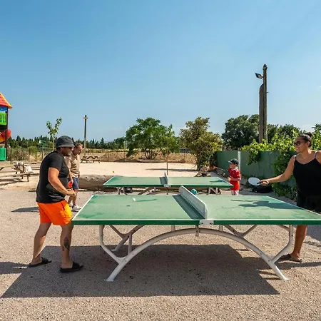 مكان تخييم Maeva Escapades Les De 4*