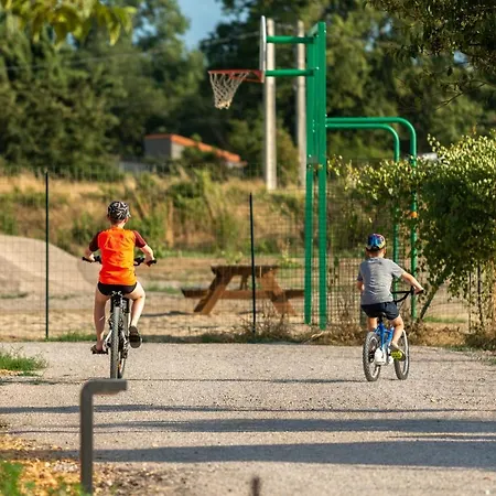 Maeva Escapades Les De キャンプ場 4*